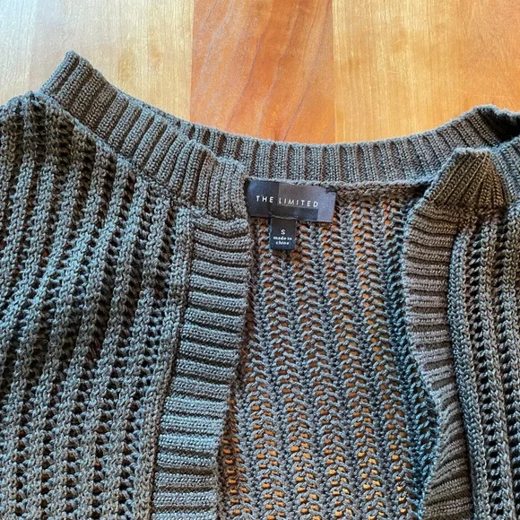 The Limited | Olive Green Cardigan 3/4 sleeves - Picture 2 of 7